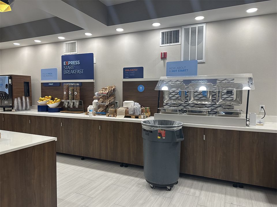 Holiday Inn Express dinning room Holiday Inn Express dinning room